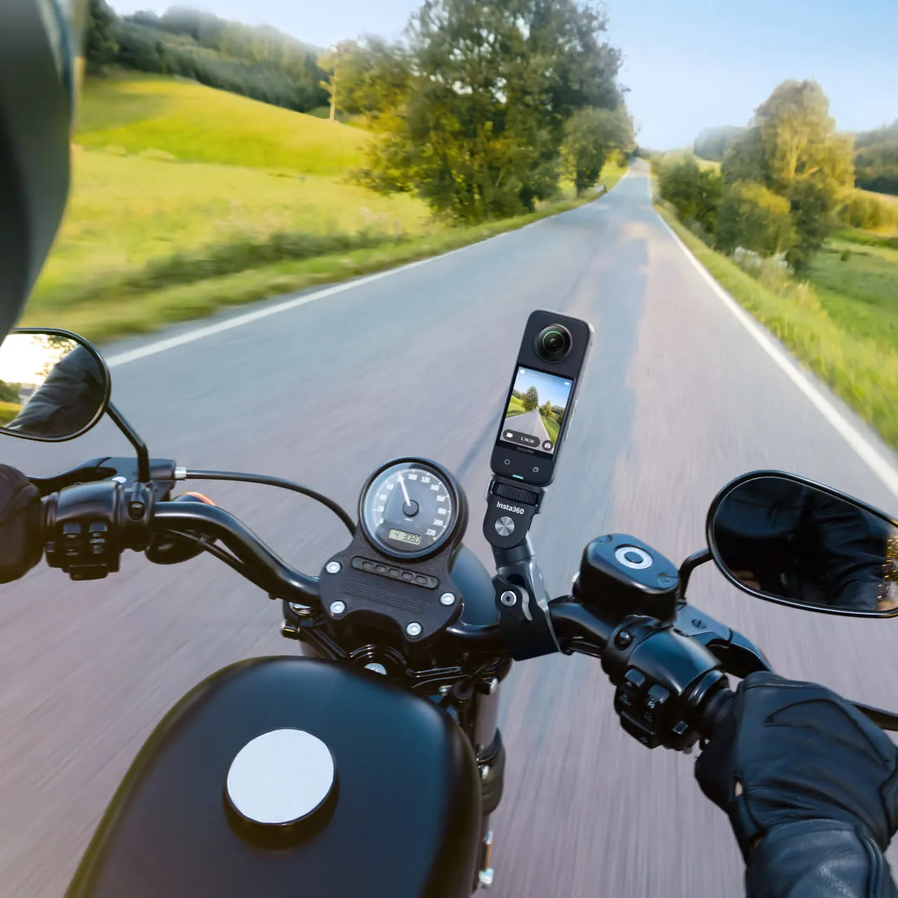 Insta360 Motorcycle (Kit) Accessories Bundle (CINSAAVY)