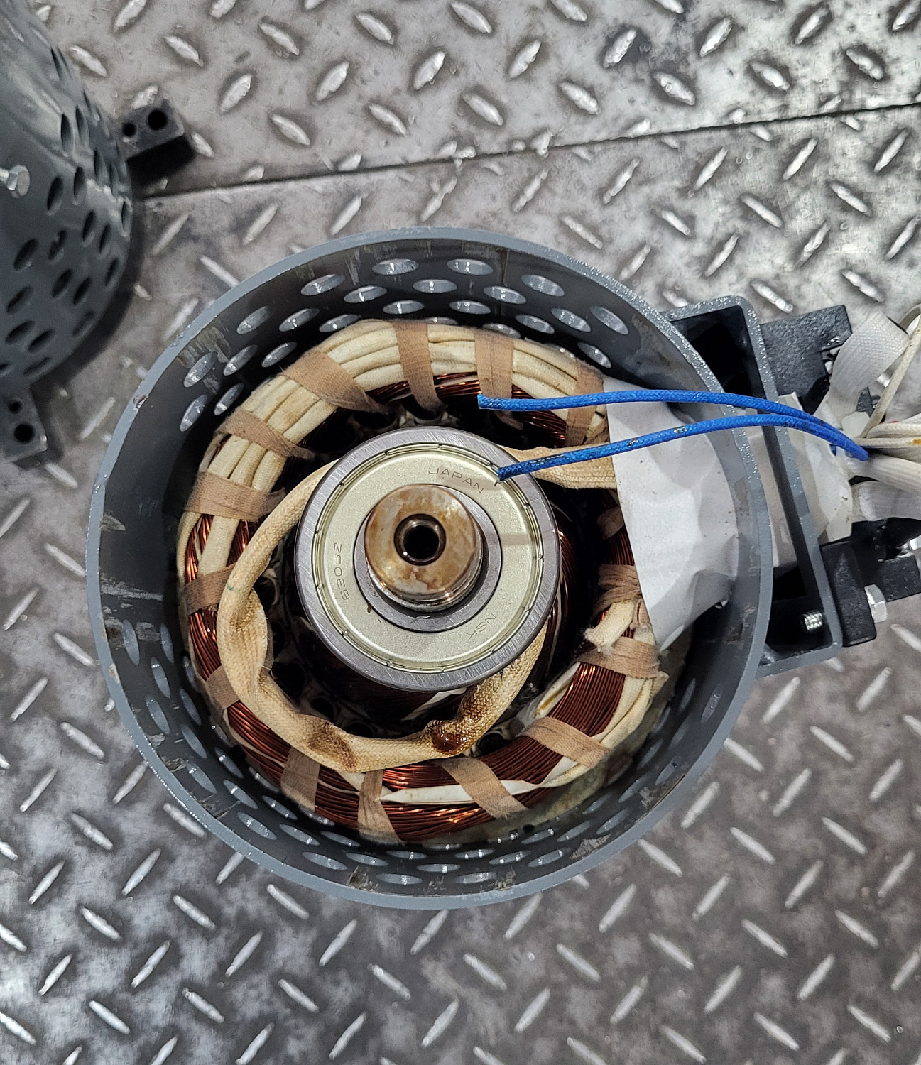 Стабилизатор напряжения Biod Pro ARD 120кВА трехфазный индукционный